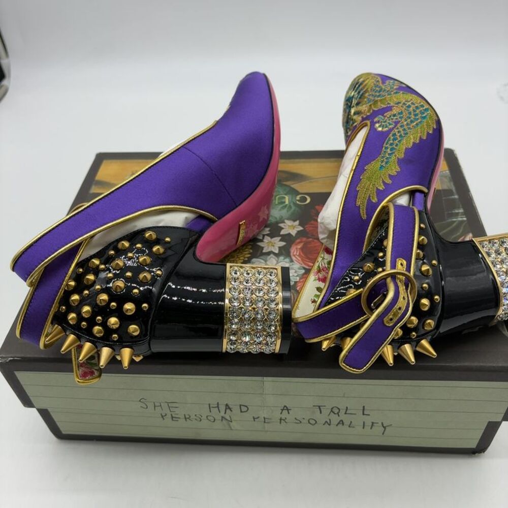 Gucci Spike Embellished Mary Jane Pumps - Picture 7 of 9
